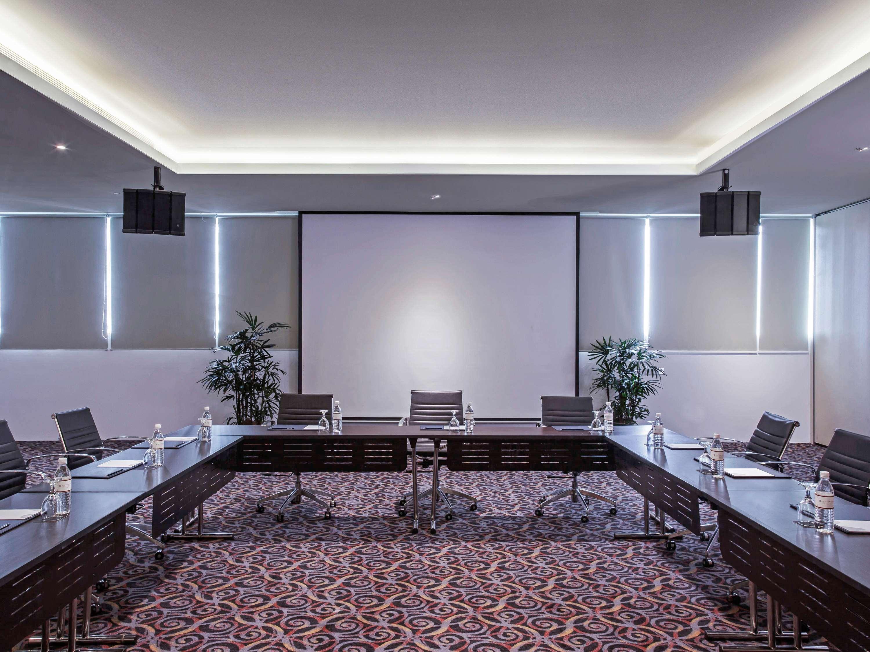 Pullman Kuching Hotel Екстериор снимка Meeting room