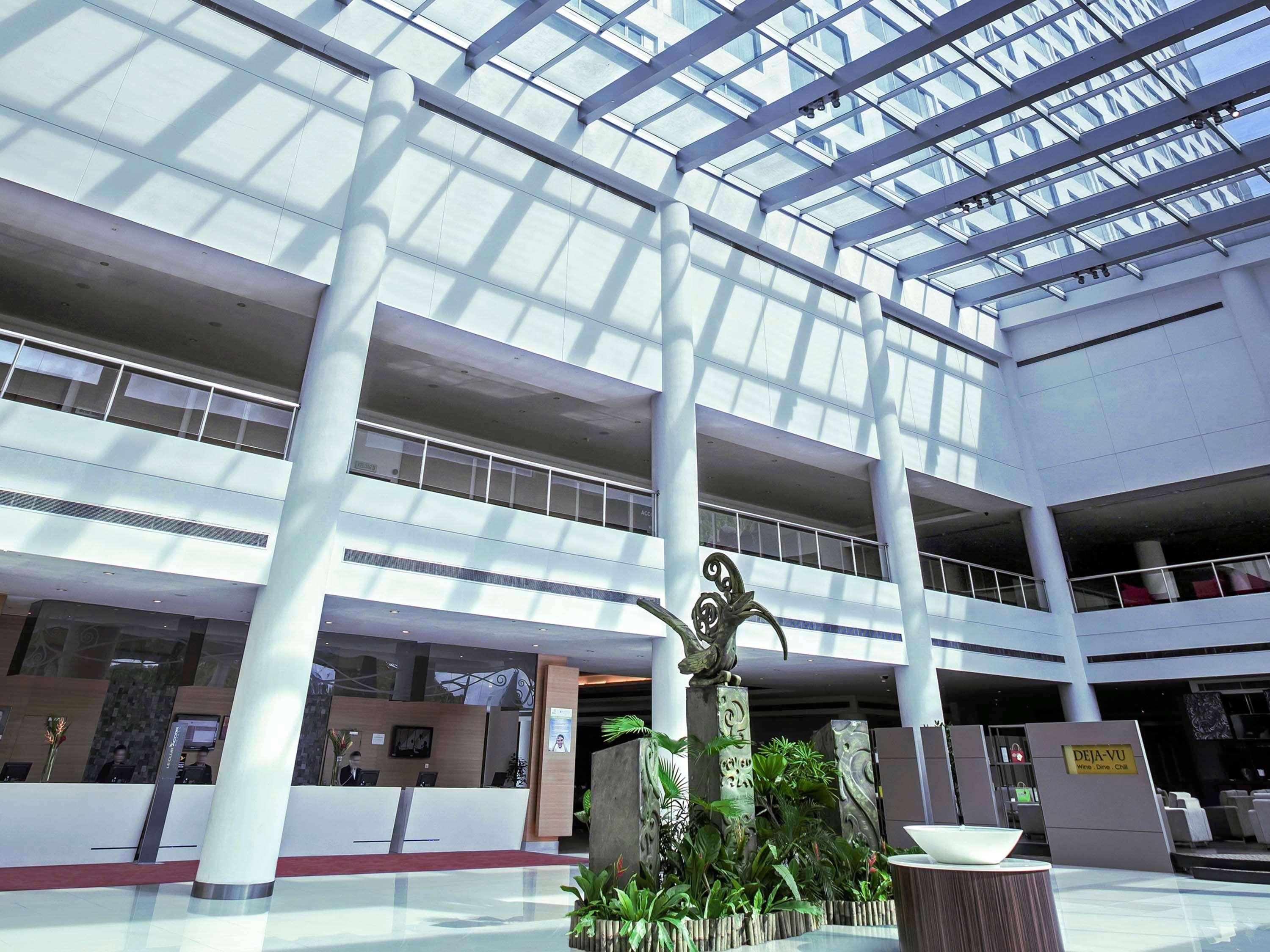 Pullman Kuching Hotel Екстериор снимка The atrium of the University of Novi Sad