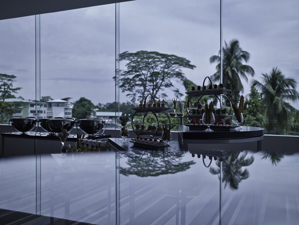 Pullman Kuching Hotel Екстериор снимка The interior of the National Museum of Singapore