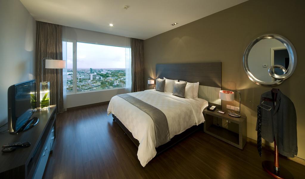 Pullman Kuching Hotel Екстериор снимка